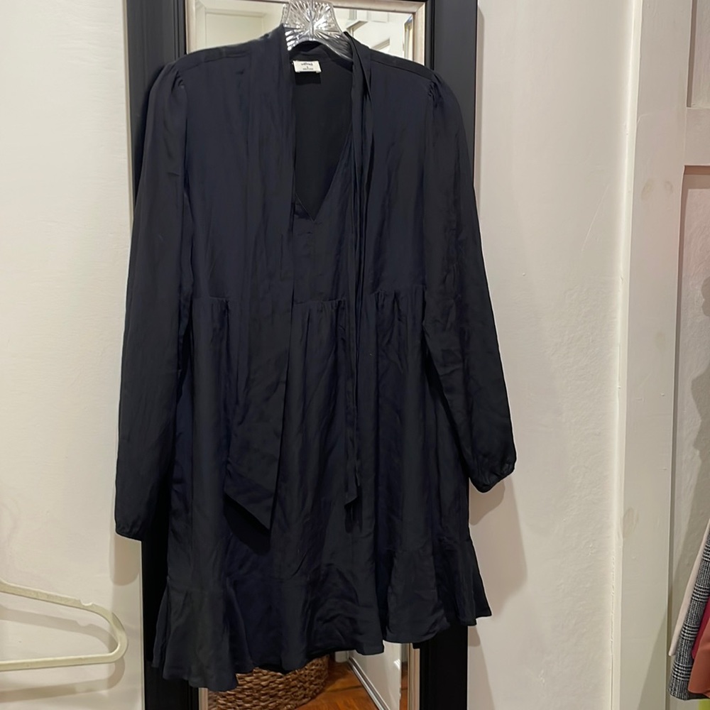 Aritzia Wilfred Tie Neck Long Sleeve Dress